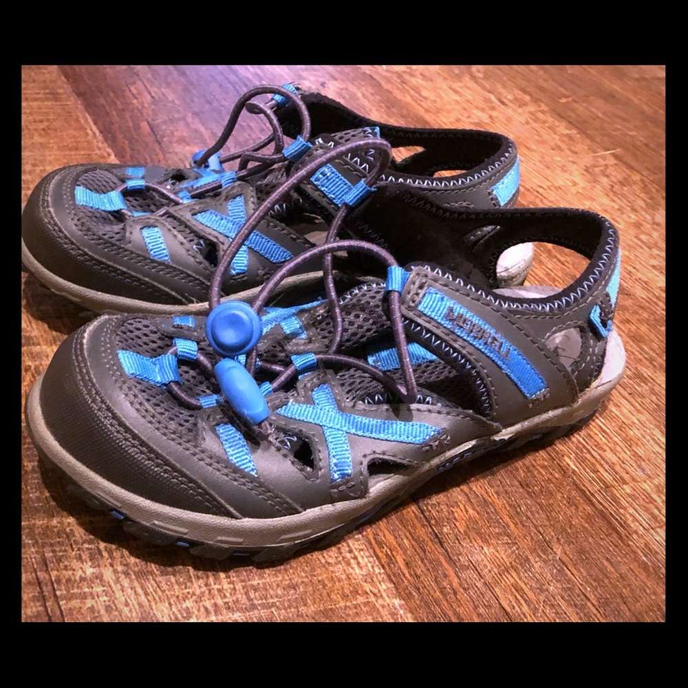 Merrell size 12 no tie shoes.